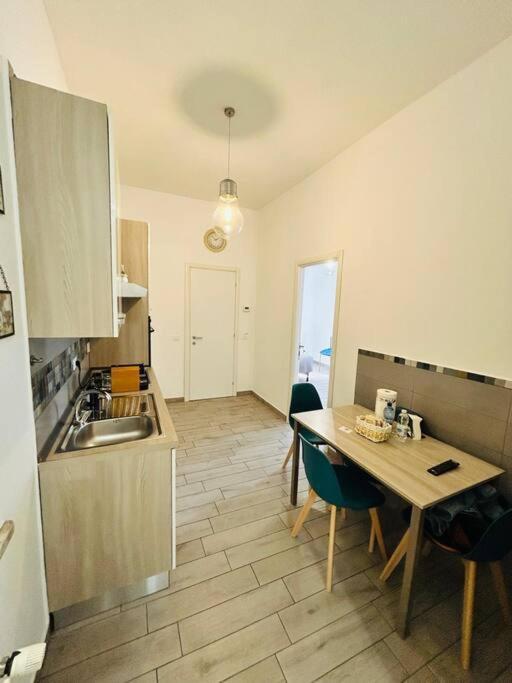 Apartamento Binario 251 Stazione Tiburtina Roma Exterior foto